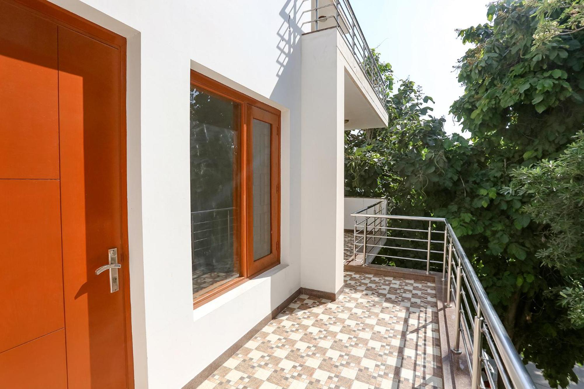 Fabhotel New Journey Hospitality Gurgaon Exterior photo
